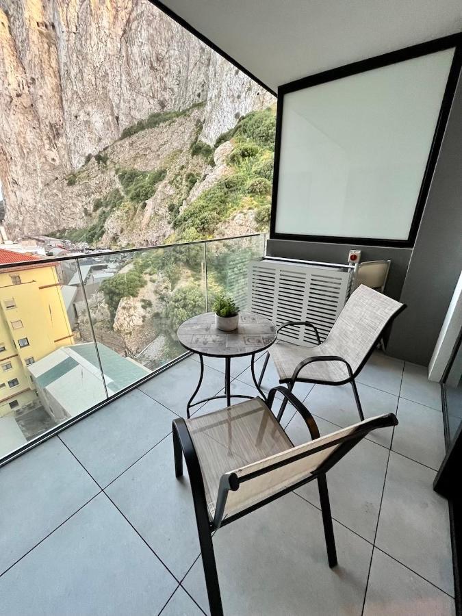 Modern Apartment With Spa And Pool Gibraltar Exterior foto